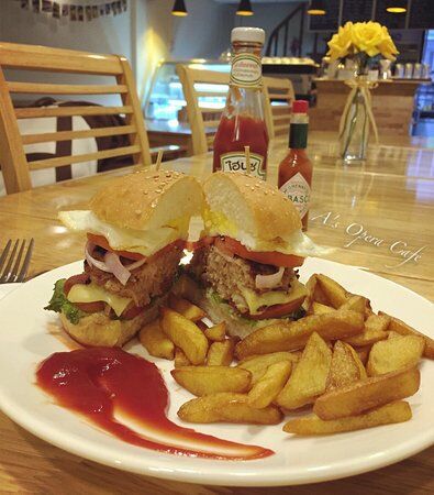 A's Opera Café